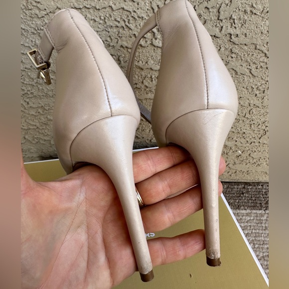 BCBGMAXAZIRA MA DONNA SHOES size 6.5 - Picture 3 of 8